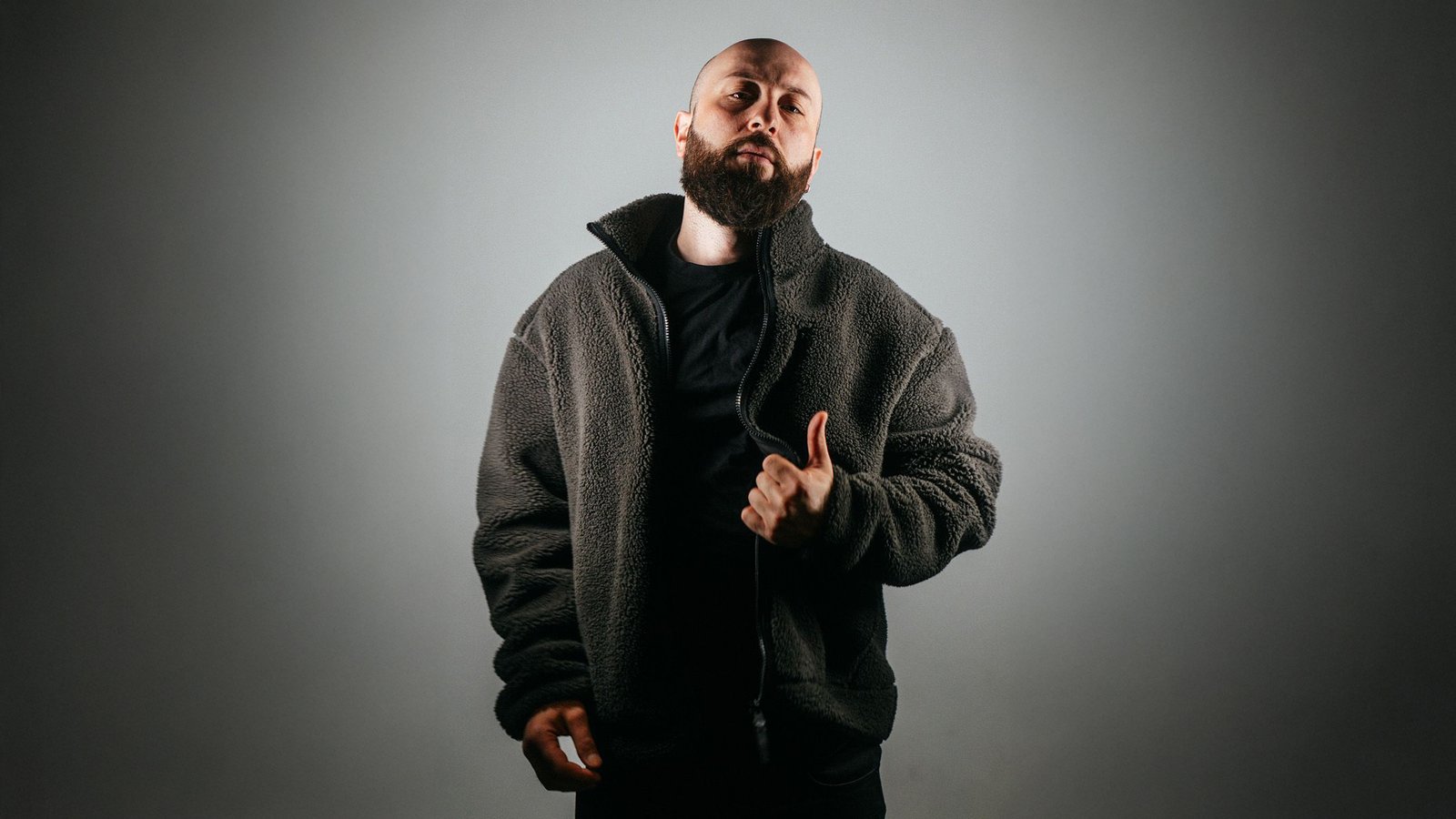 Eón (Sinan Aslan): Helsinki’de yaşayan, Sonsuzluğun İzindeki Türk Rap Sanatçısı